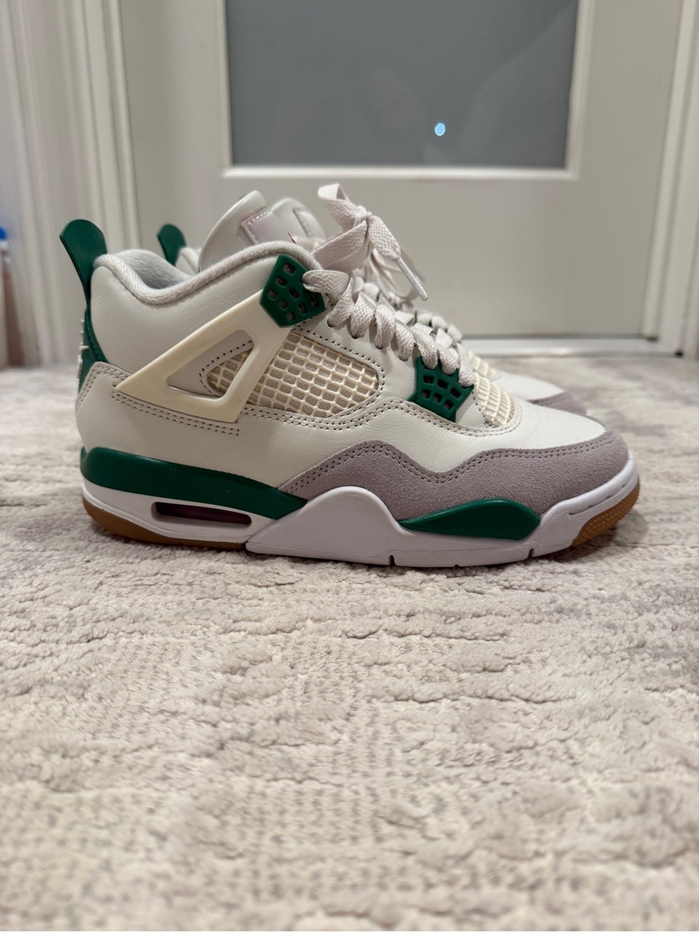 Jordan 4 Retro SB Pine Green (Women’s)